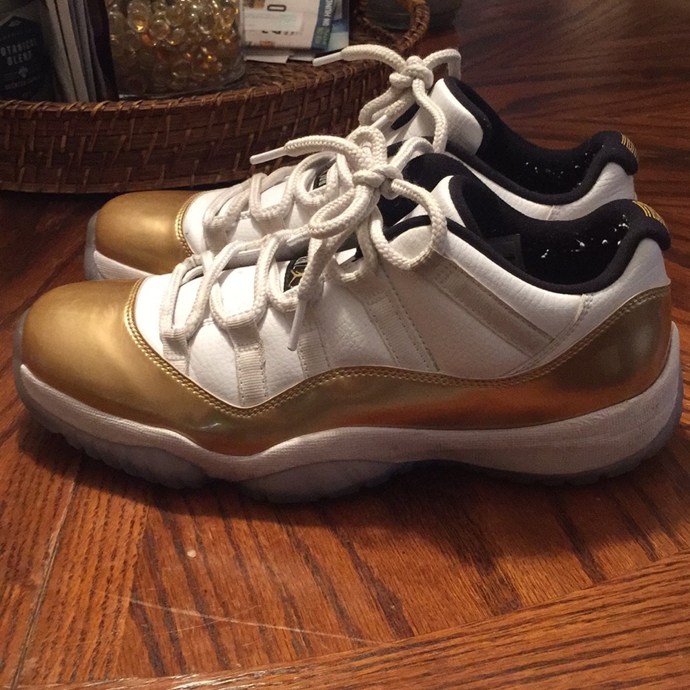 Air Jordan retro 11 low closing ceremony